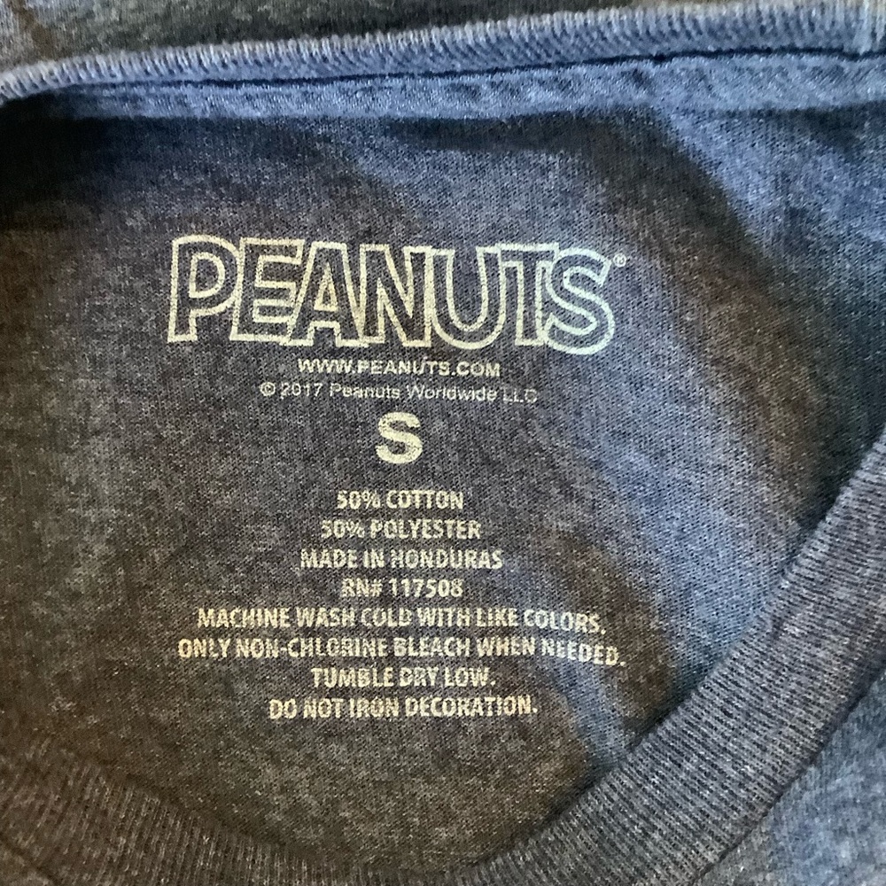 Peanuts Size Small - Picture 9 of 13